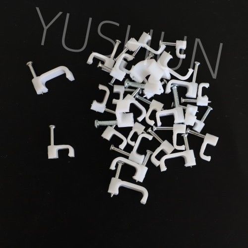 Biens utilisant de divers colliers en plastique plats de couleur blanche ou noire ou de câble pour des fils