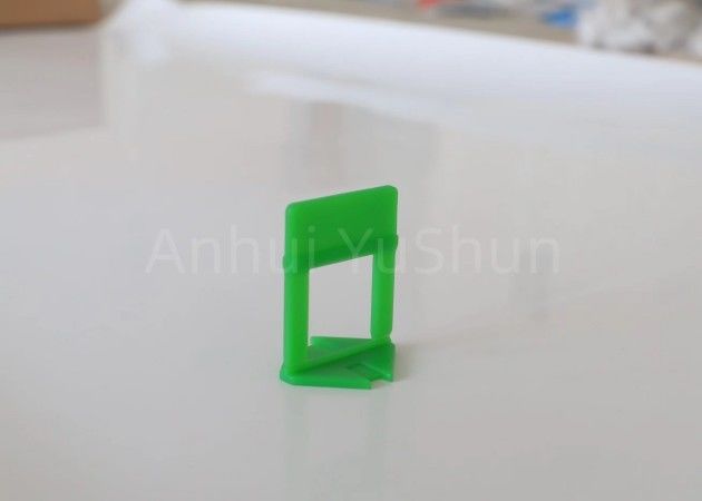 Tuile noire de 1.0mm nivelant des agrafes et des entretoises de cales pour parqueter le plastique