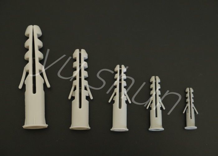 Le plastique augmentent des clous avec l'utilisation de vis de Grey Color Plastic Wall Plug de la lumière S6 de la vis 6mm pour le mur