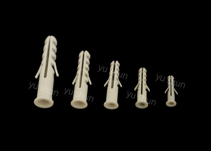 Le plastique augmentent des clous avec l'utilisation de vis de Grey Color Plastic Wall Plug de la lumière S6 de la vis 6mm pour le mur
