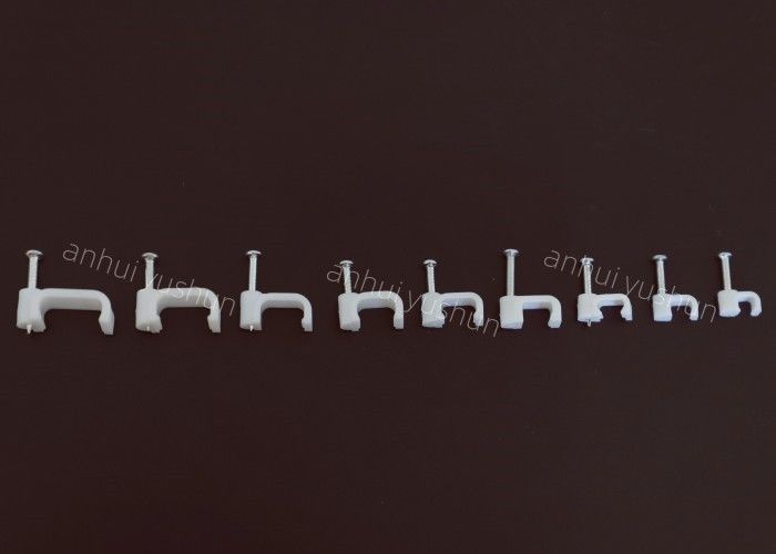 Clips de câble en plastique faciles à installer pour la gestion des câbles intérieurs et extérieurs