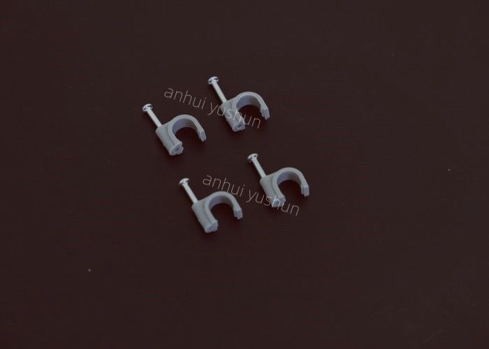 Clips de câbles en plastique de haute durabilité 4 mm - 25 mm pour la gestion de câbles intérieurs / extérieurs