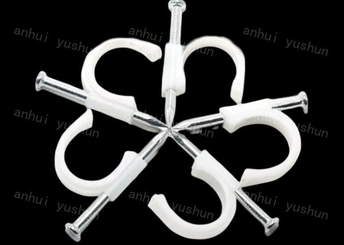 Clips de câble circulaires en plastique PP à haute élasticité faciles à installer pour une utilisation intérieure/extérieure