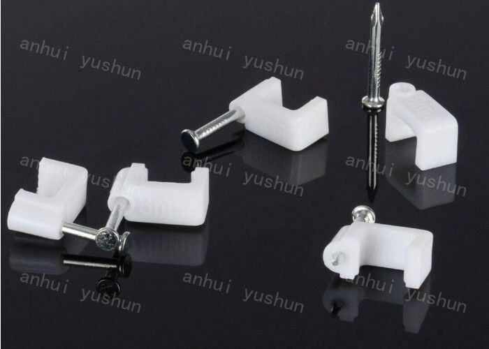 Clips de câble en plastique faciles à installer pour une utilisation en intérieur/extérieur avec des caractéristiques et des avantages